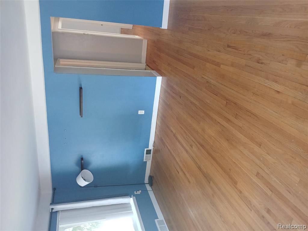 15070 Drake Street Property Photo 14