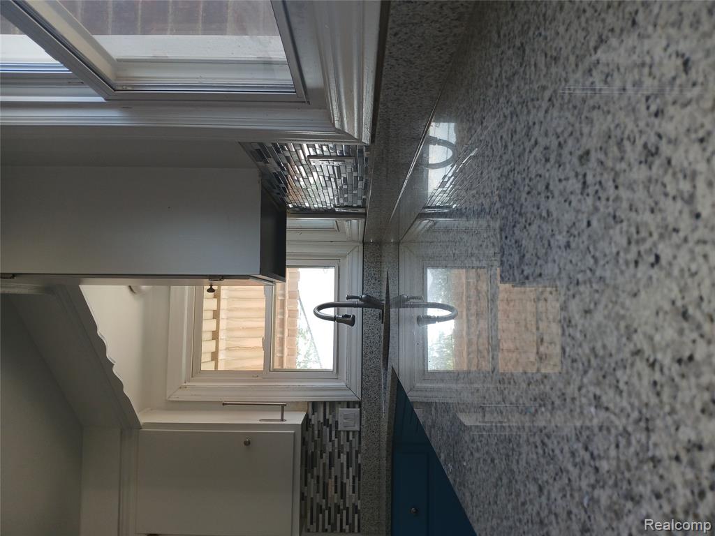 15070 Drake Street Property Photo 17