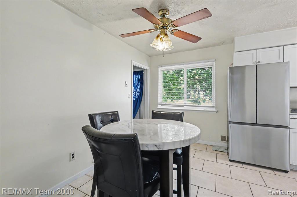5846 Westlake Street Property Photo 8