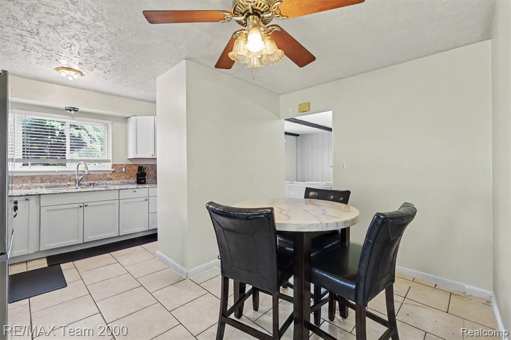 5846 Westlake Street Property Photo 10