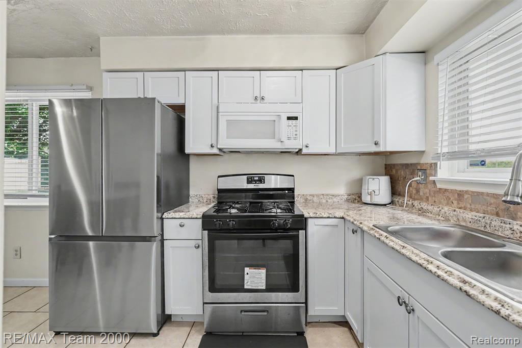 5846 Westlake Street Property Photo 13
