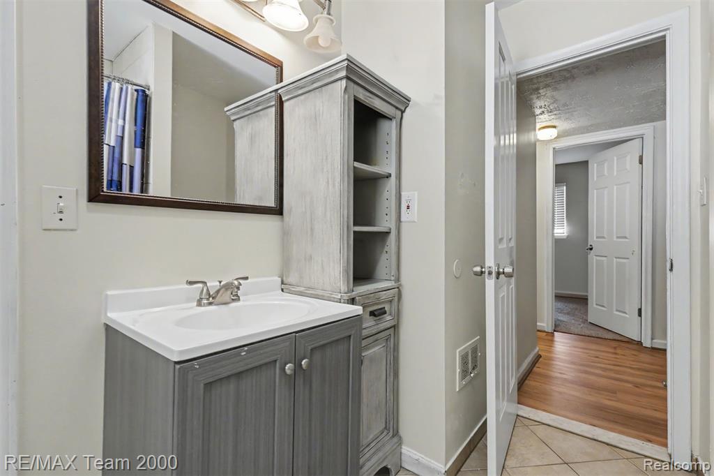 5846 Westlake Street Property Photo 19