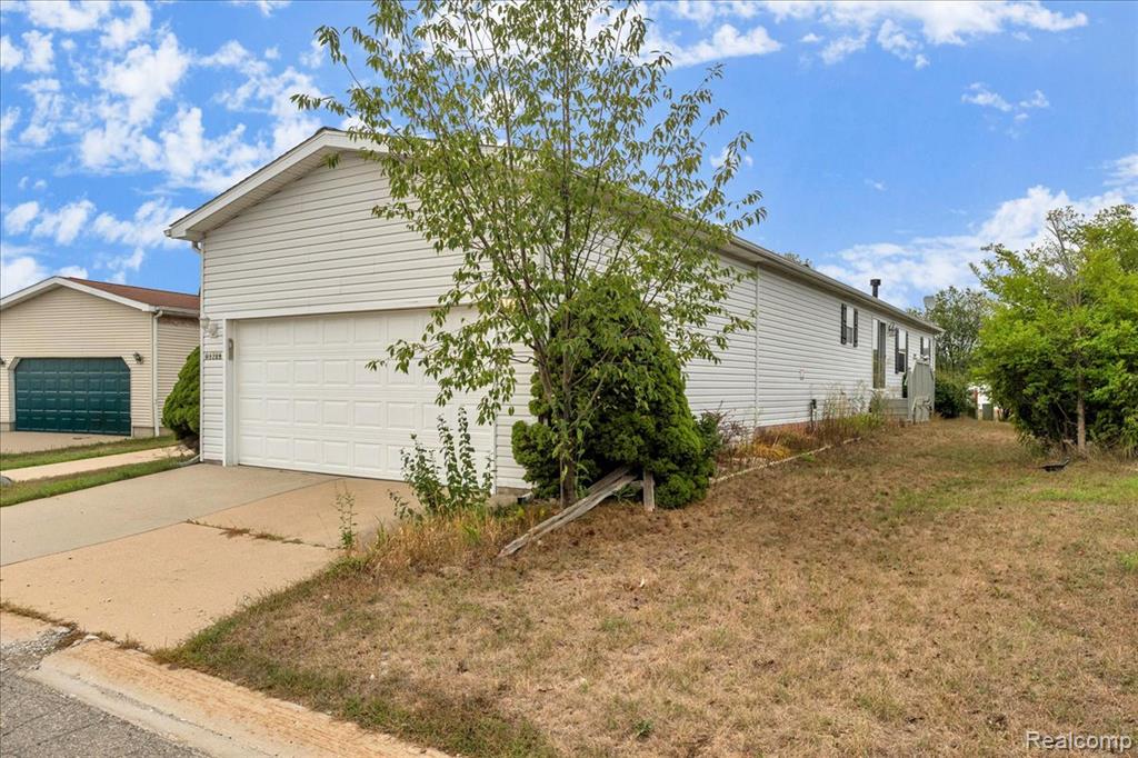 8209 Bloomsbury Circle Property Photo 2