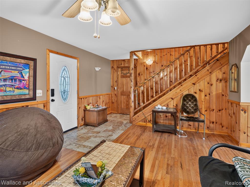 4843 Bamfield Road Property Photo 14