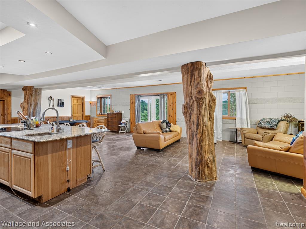 4843 Bamfield Road Property Photo 46