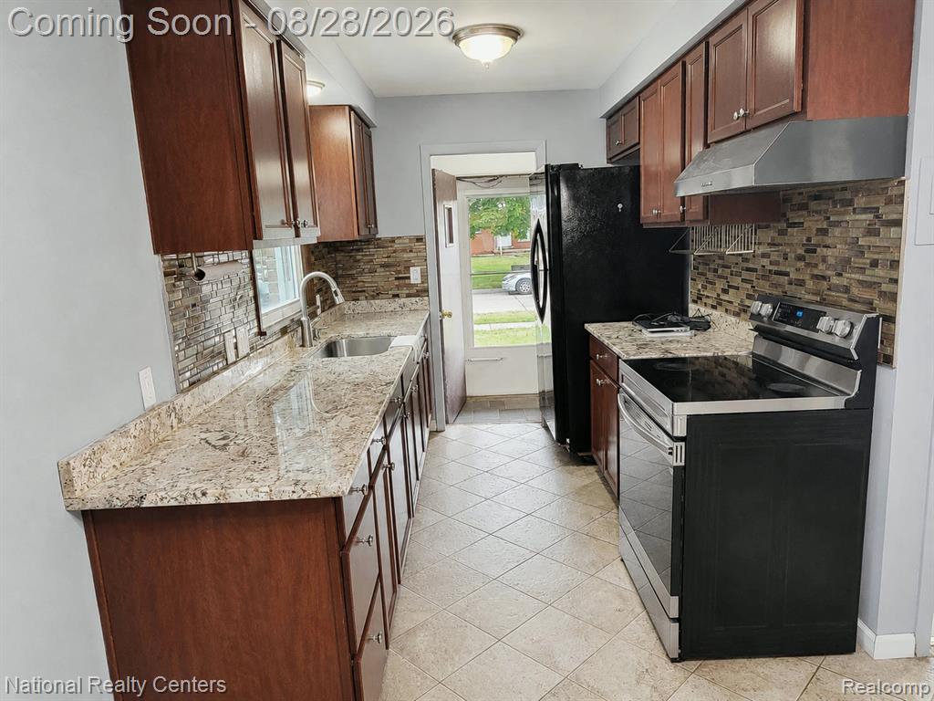 24263 Beierman Avenue Property Photo 8