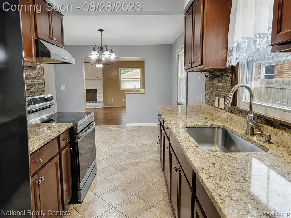 24263 Beierman Avenue Property Photo 9