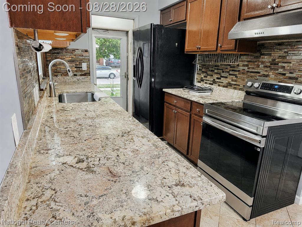 24263 Beierman Avenue Property Photo 10