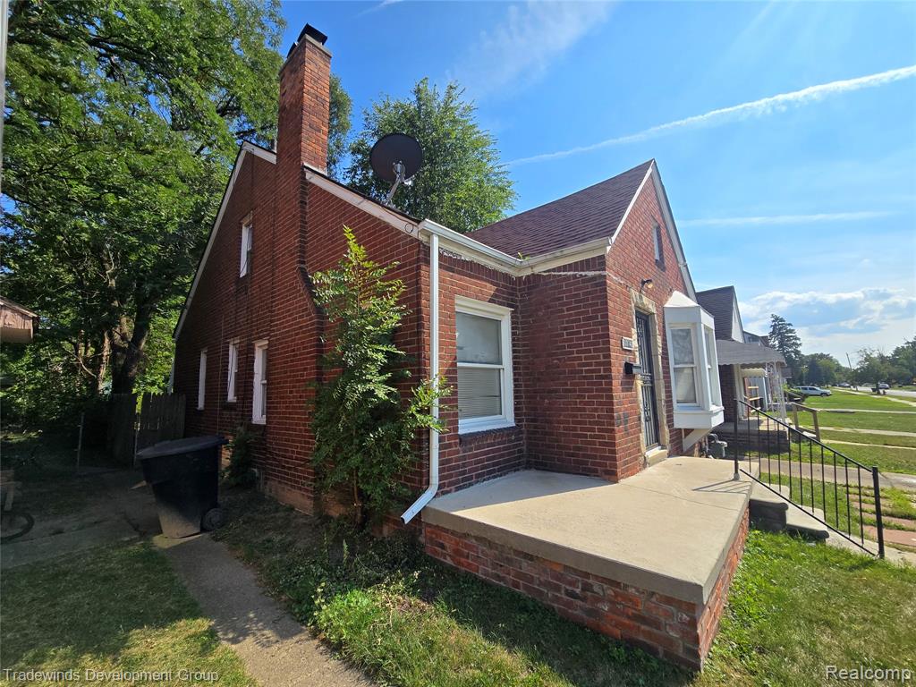 10742 Balfour Road Property Photo 3