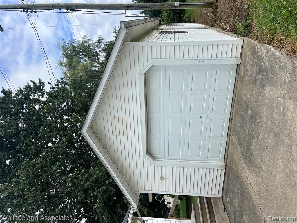 138 Truman Street Property Photo 5