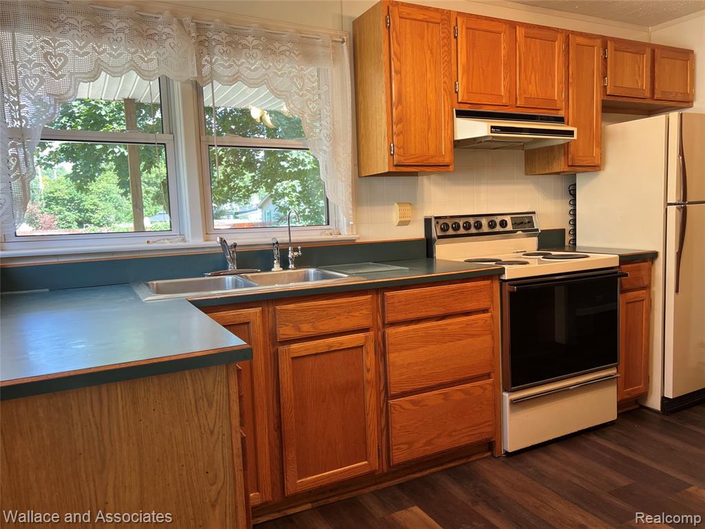 138 Truman Street Property Photo 12