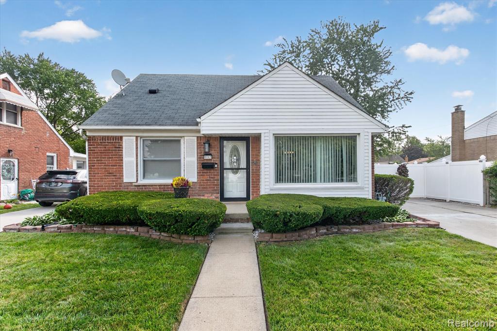 8063 Pelham Road Property Photo 3