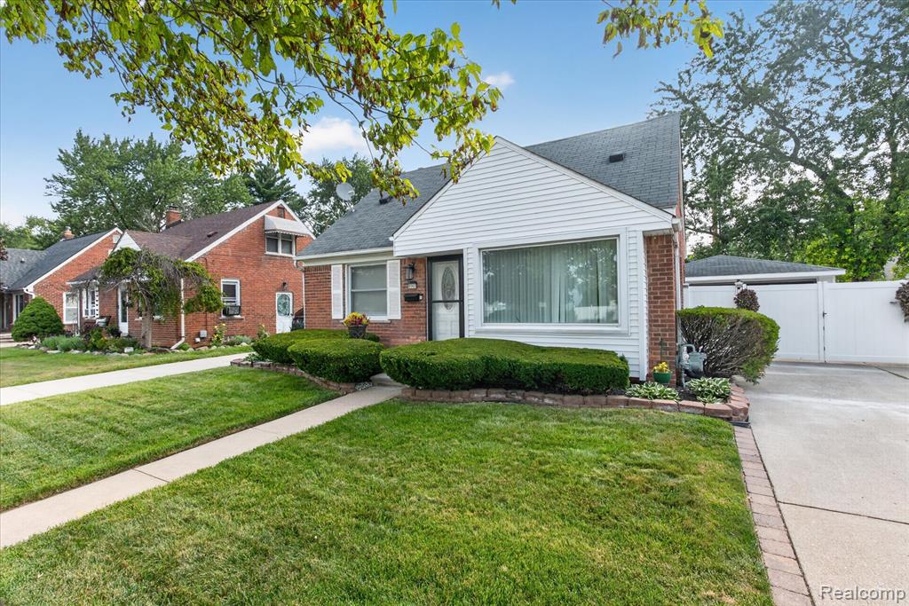 8063 Pelham Road Property Photo 4