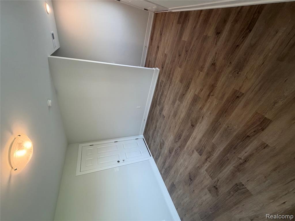 739 Canterbury Lane Property Photo 9
