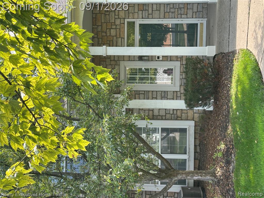 5816 Pine Aires Drive Property Photo 1