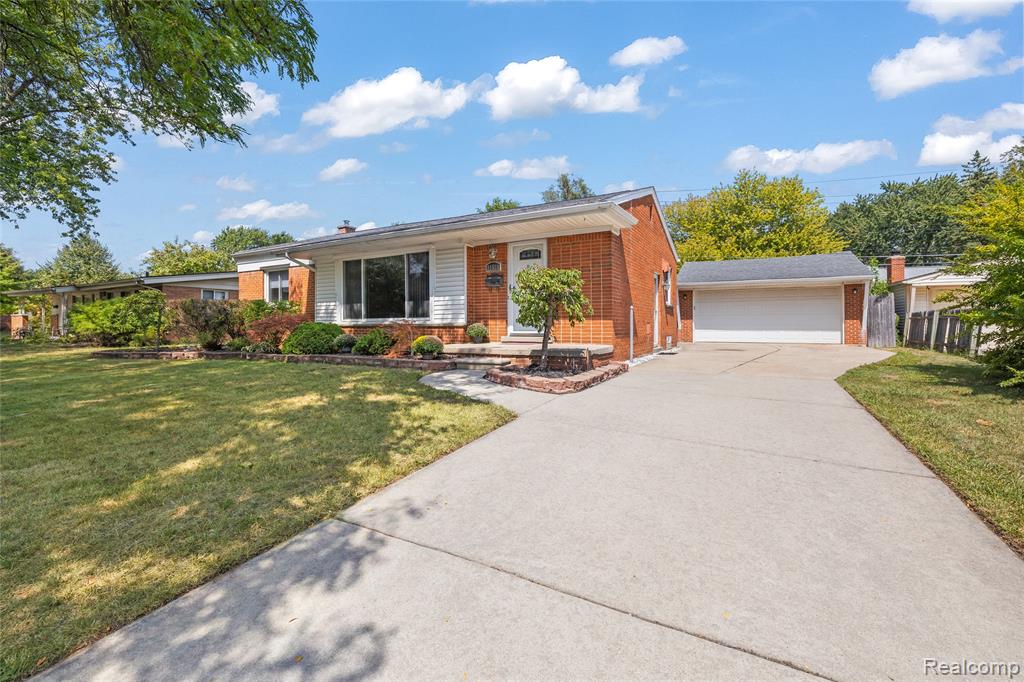 31528 Alabama Street Property Photo 1