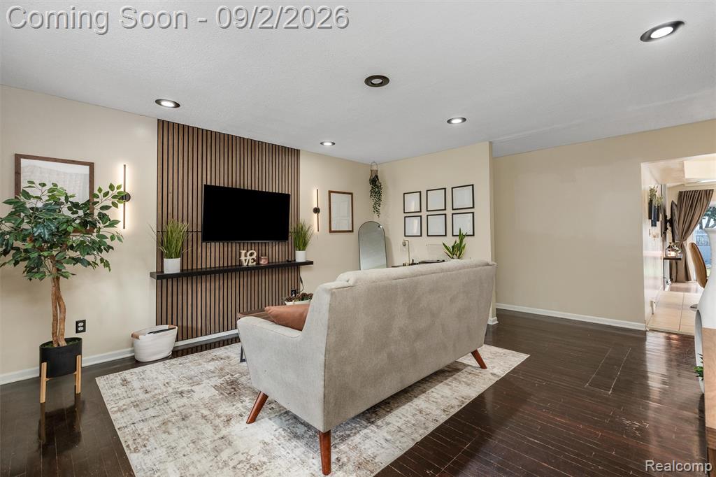 30219 Pembroke Drive Property Photo 2