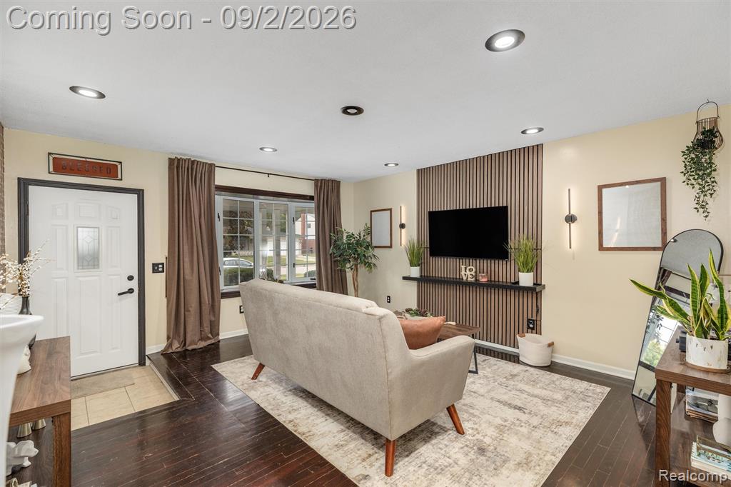 30219 Pembroke Drive Property Photo 3
