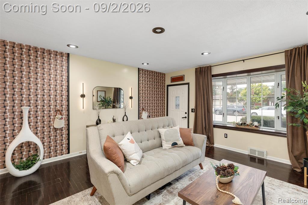 30219 Pembroke Drive Property Photo 4