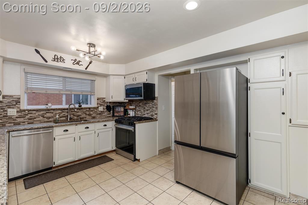 30219 Pembroke Drive Property Photo 12