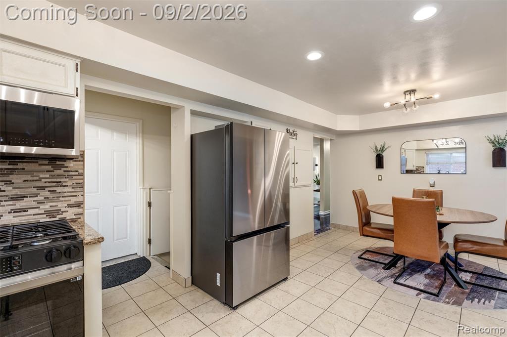 30219 Pembroke Drive Property Photo 13