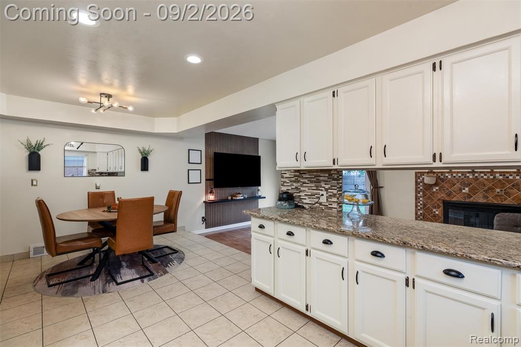 30219 Pembroke Drive Property Photo 14