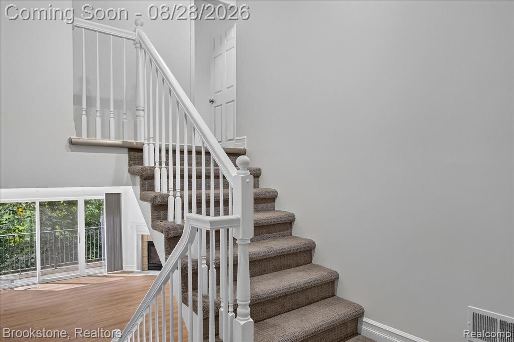 759 Paint Creek Drive Property Photo 8