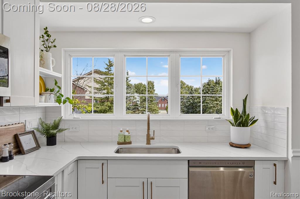 759 Paint Creek Drive Property Photo 15