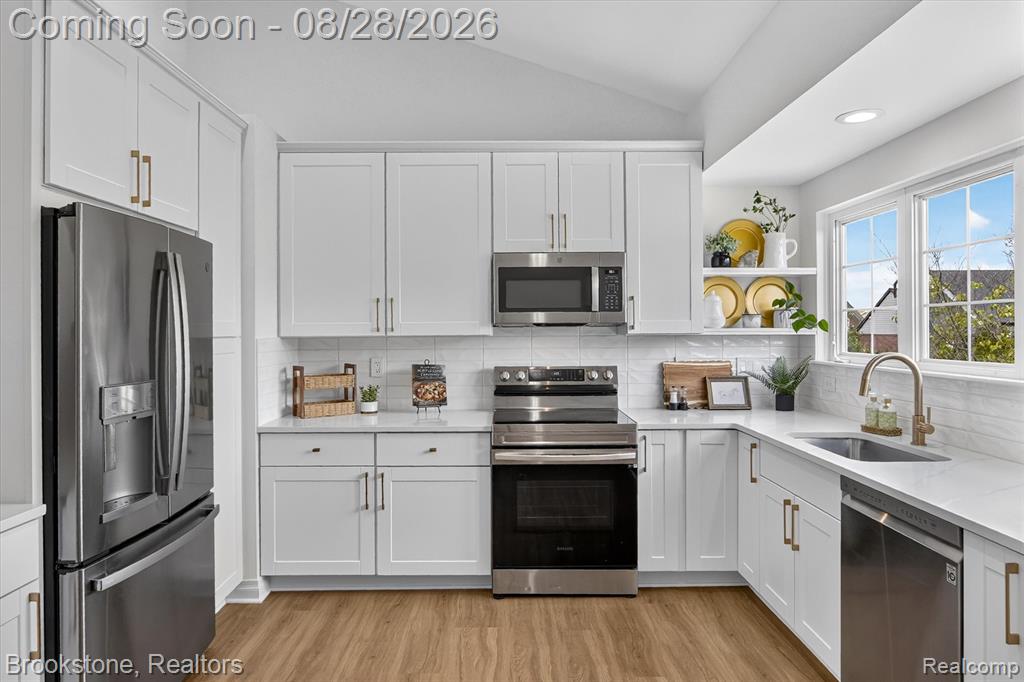 759 Paint Creek Drive Property Photo 16