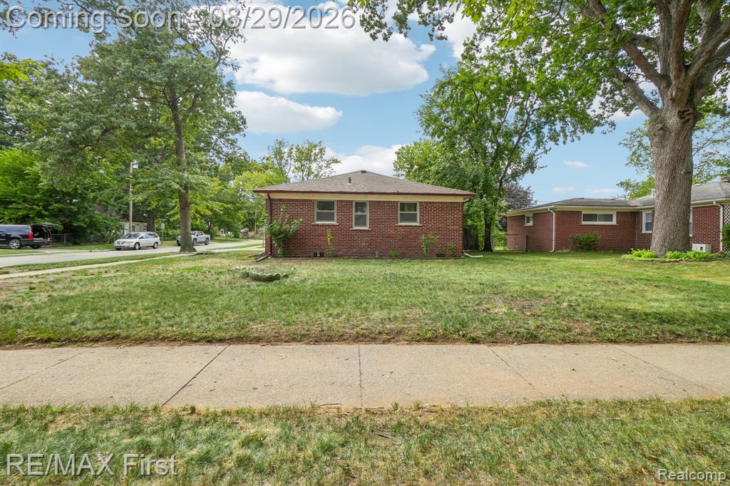 29309 Milton Avenue Property Photo 4