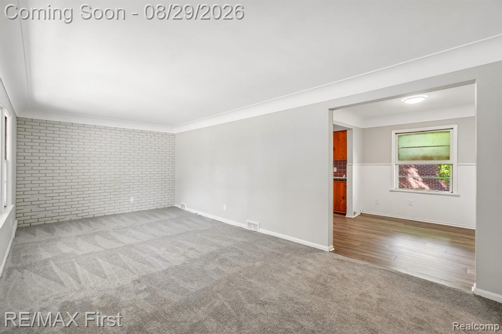 29309 Milton Avenue Property Photo 6