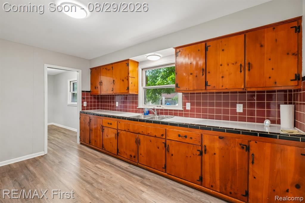 29309 Milton Avenue Property Photo 10