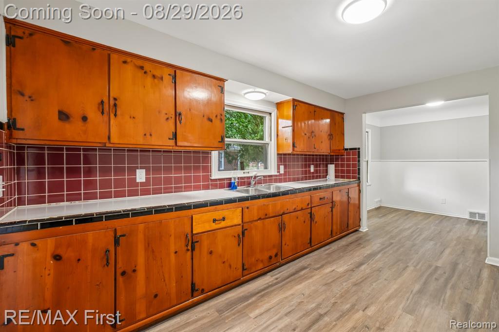29309 Milton Avenue Property Photo 11