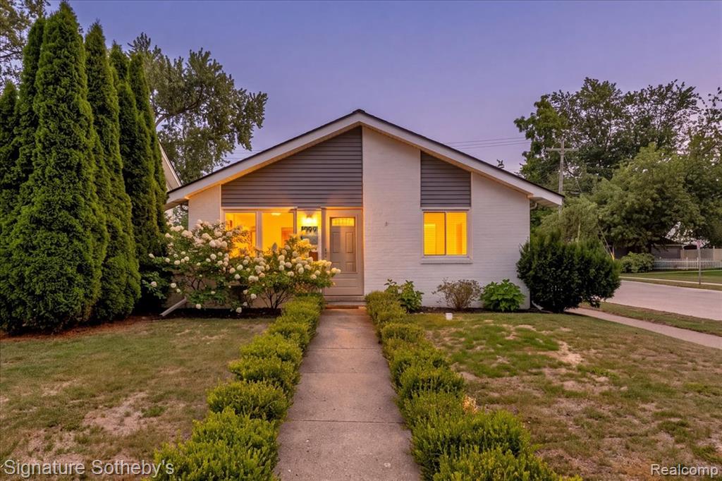 1099 Eaton Road Property Photo 1