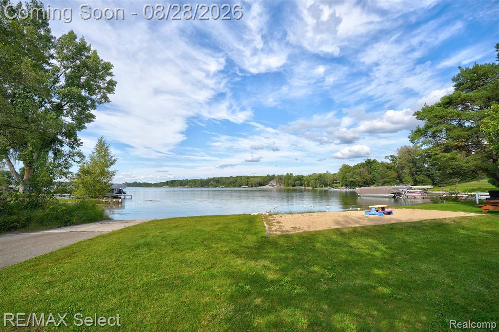 105 Lake Pines Drive Property Photo 16