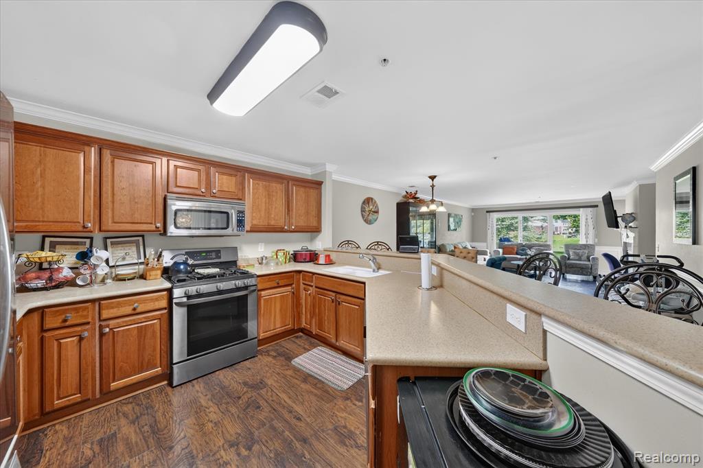 531 Brookfield Drive Property Photo 9