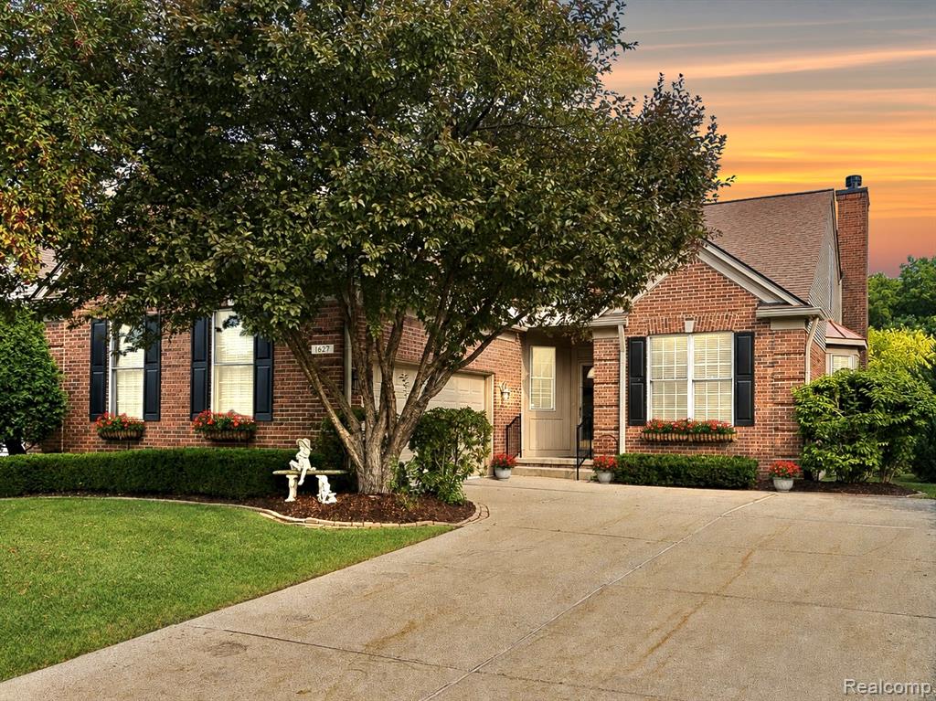1627 Boulder Court Property Photo 1