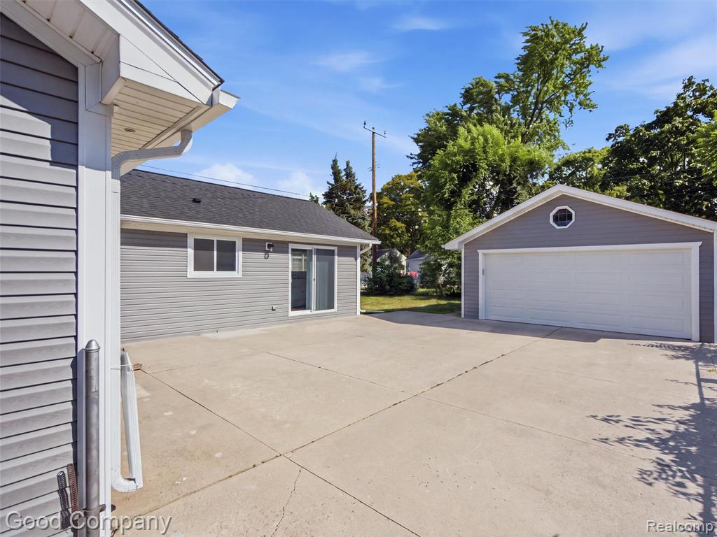 1112 Millard Avenue Property Photo 33