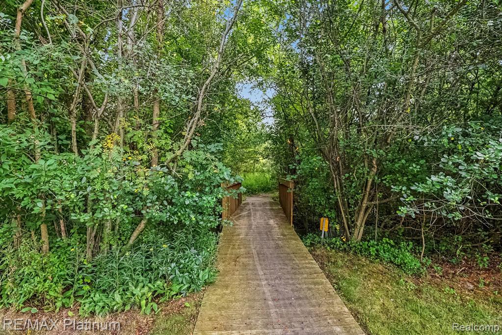 1035 Old Leake Court Property Photo 12