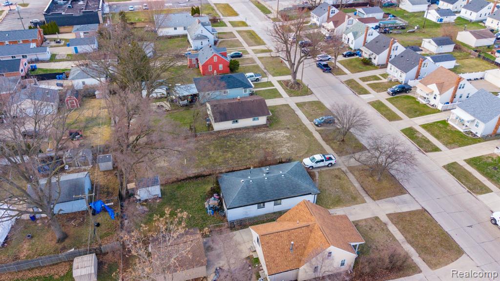 25659 Annapolis Street Property Photo 5