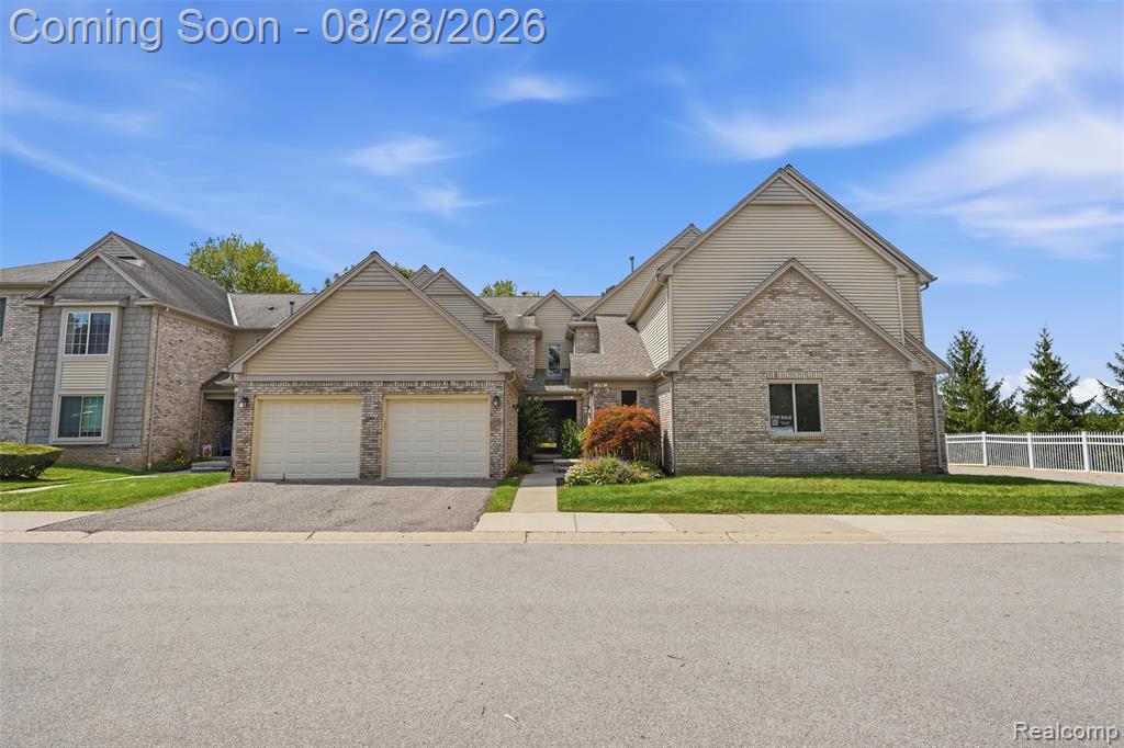 734 S Milford Road Property Photo 1