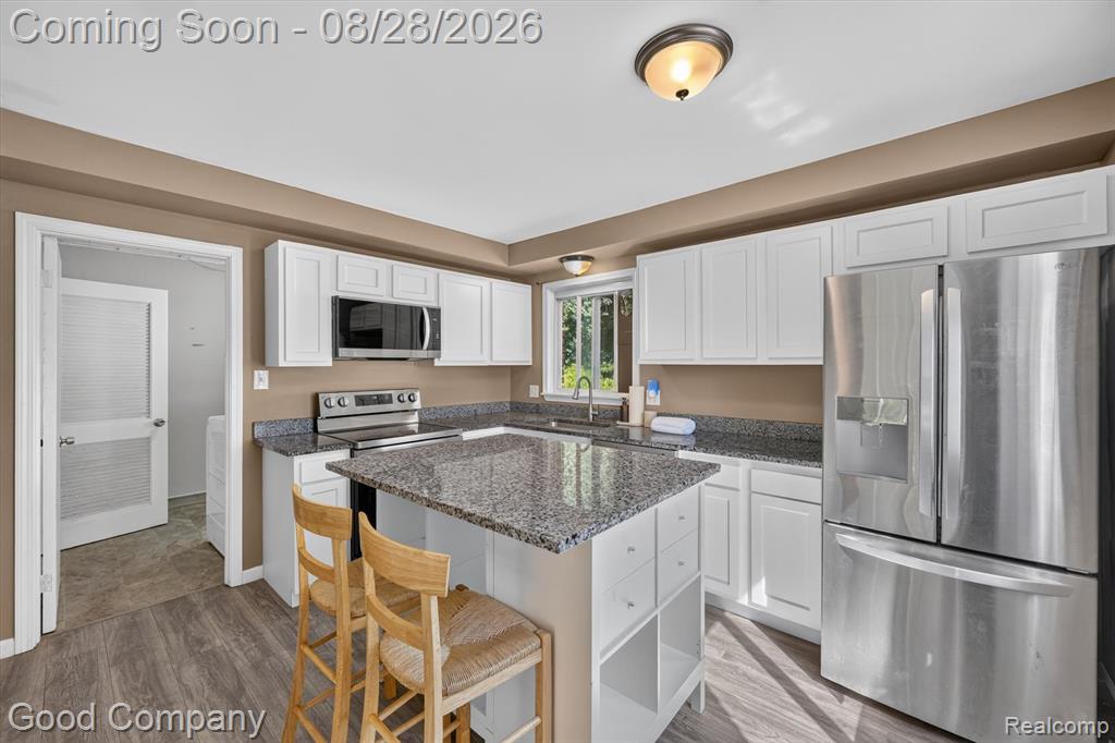 21004 Westover Avenue Property Photo 3