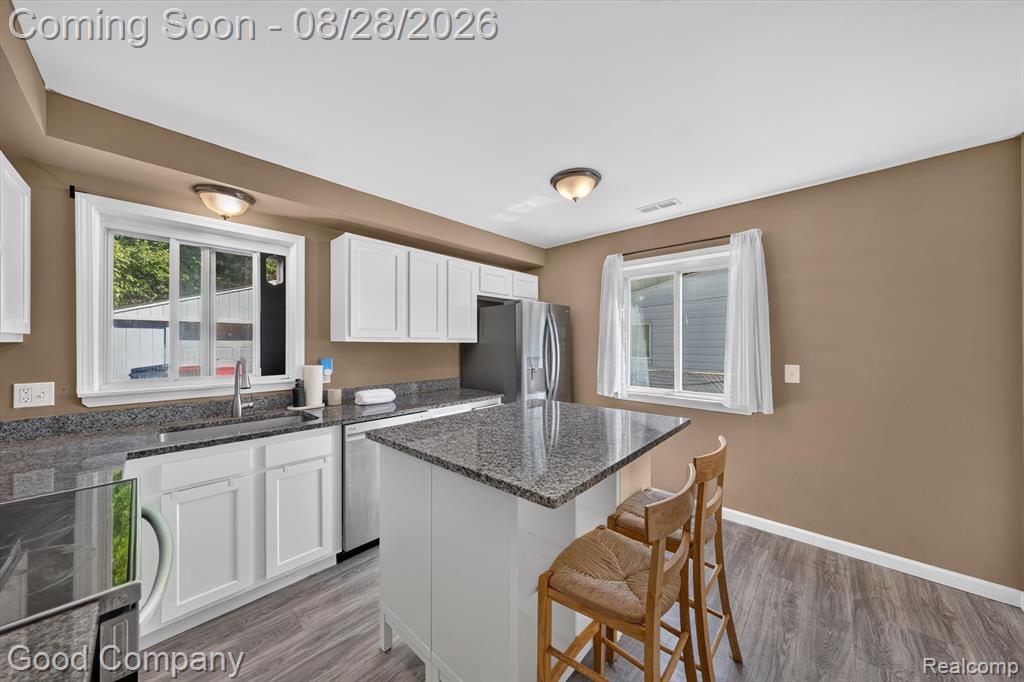 21004 Westover Avenue Property Photo 4