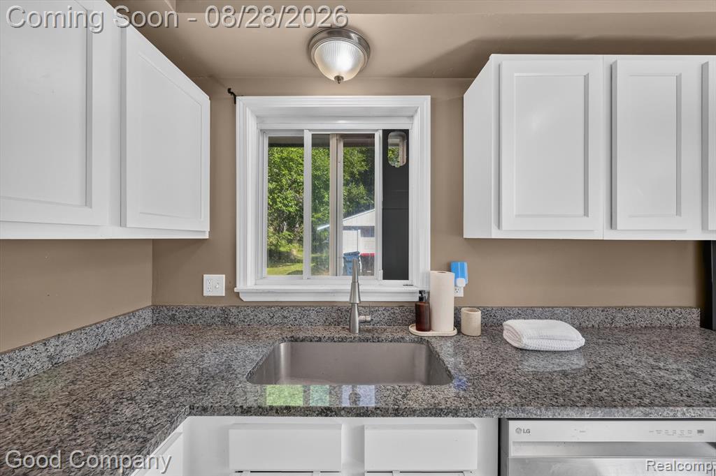 21004 Westover Avenue Property Photo 7