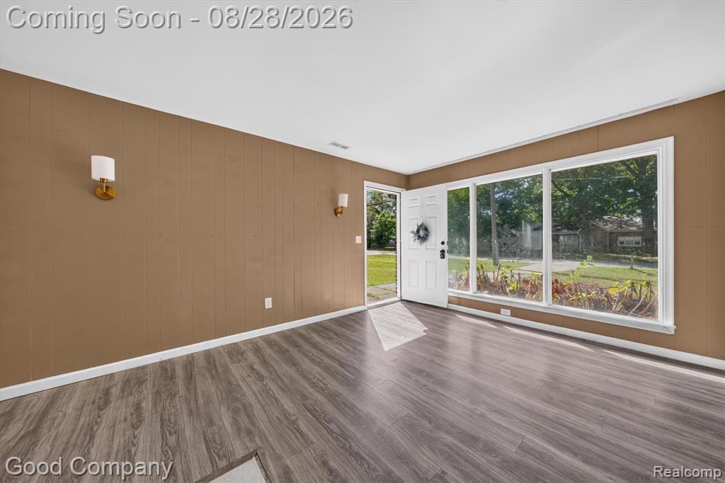 21004 Westover Avenue Property Photo 10