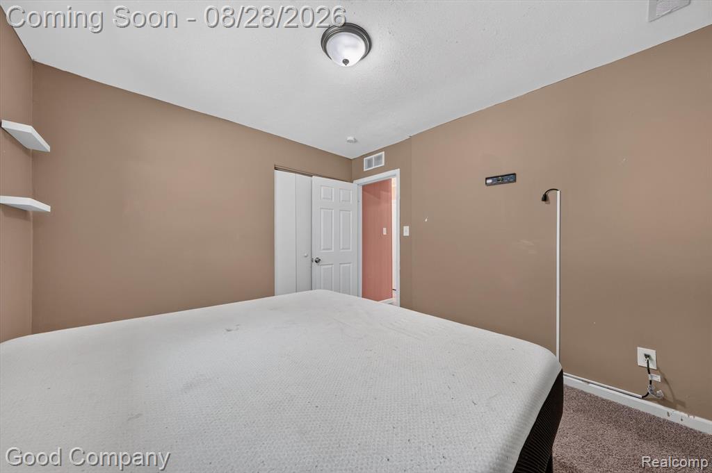 21004 Westover Avenue Property Photo 14