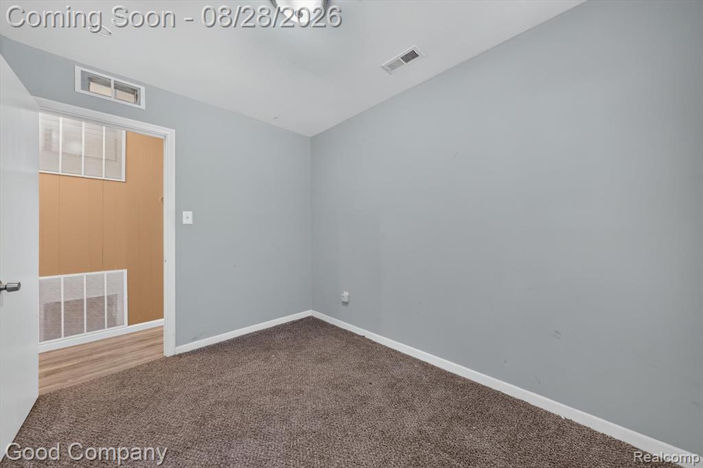 21004 Westover Avenue Property Photo 20