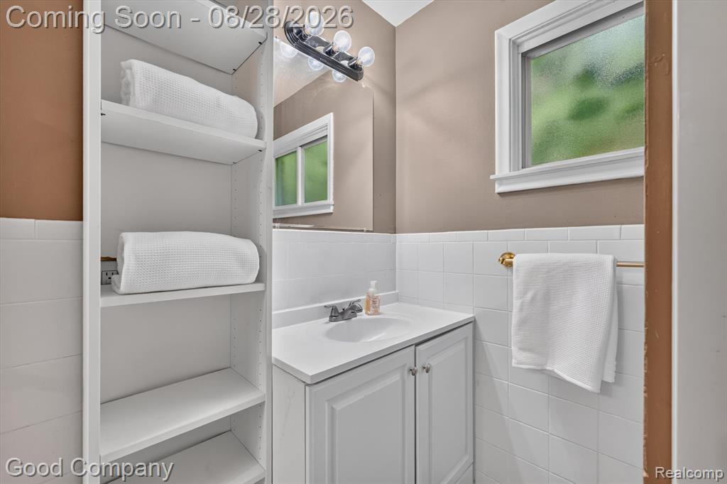 21004 Westover Avenue Property Photo 25
