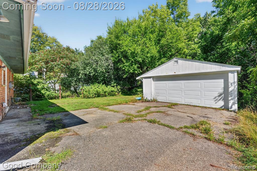 21004 Westover Avenue Property Photo 32