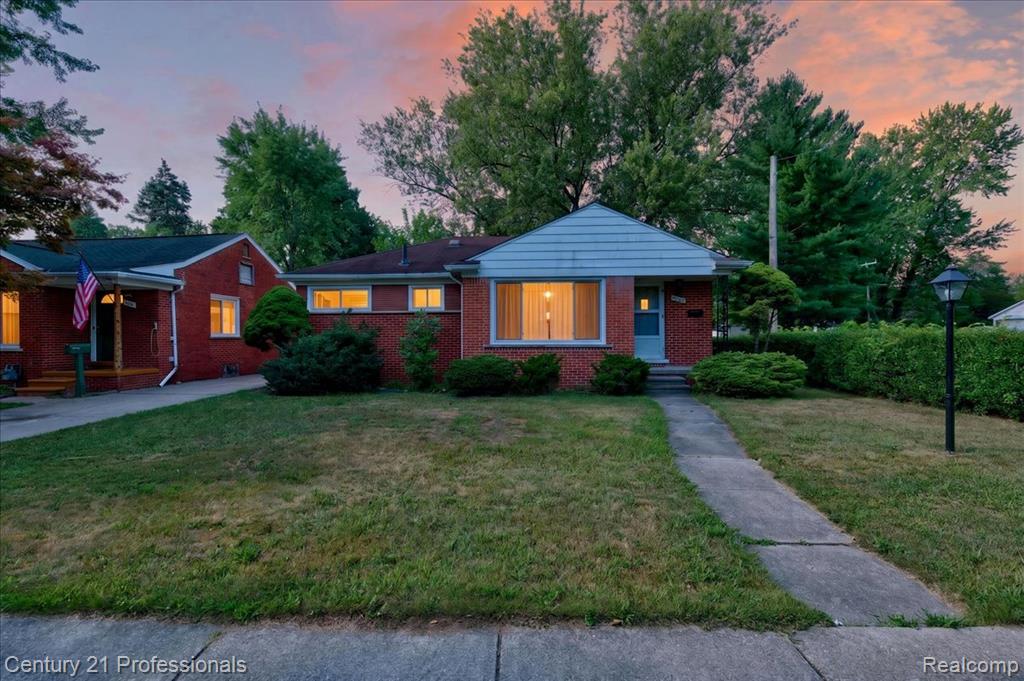 16615 Pomona Drive Property Photo 1